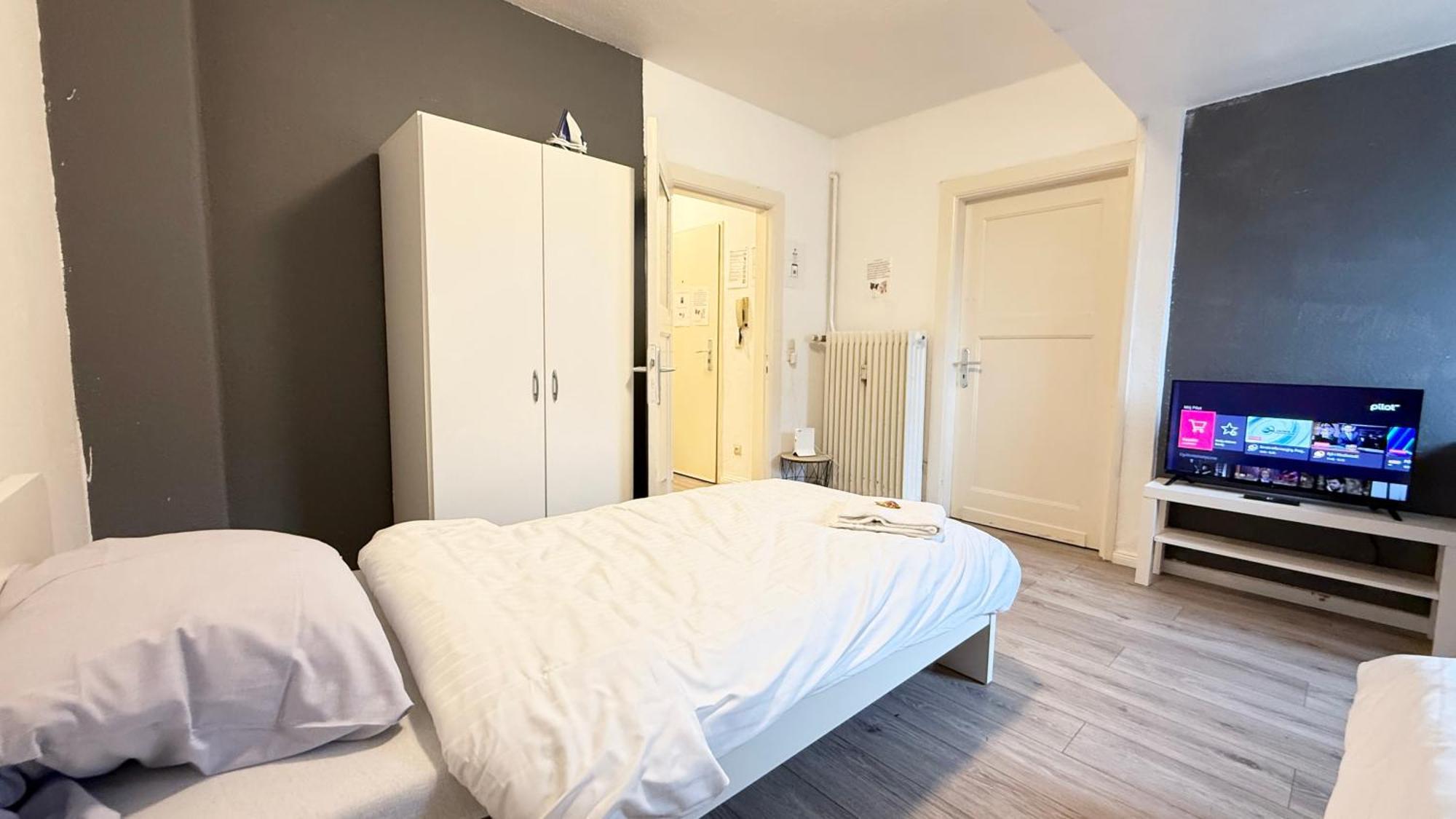 Apartments Im Herzen Von Neumuenster Innenstadt & Hbf Fusslaeufig, Mit Privatparkplatz Exterior photo