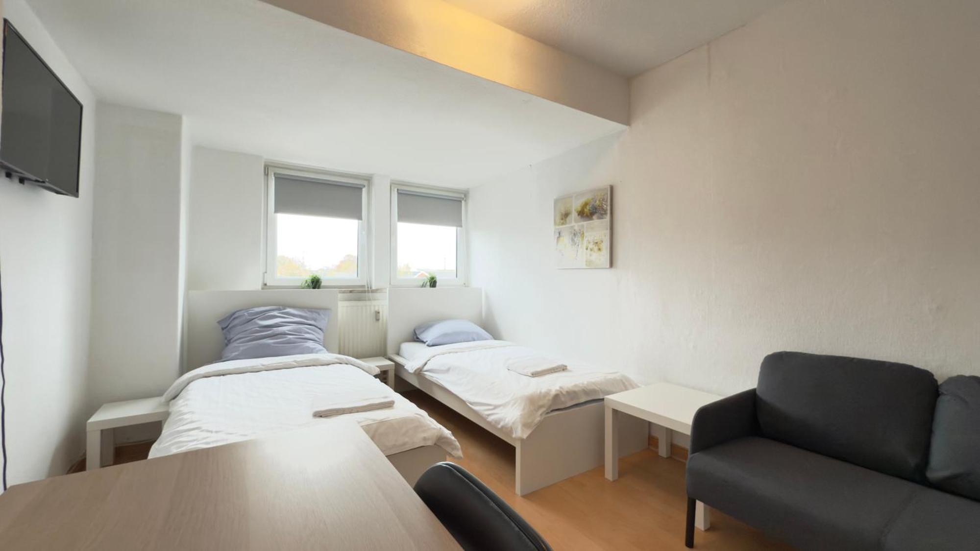 Apartments Im Herzen Von Neumuenster Innenstadt & Hbf Fusslaeufig, Mit Privatparkplatz Exterior photo